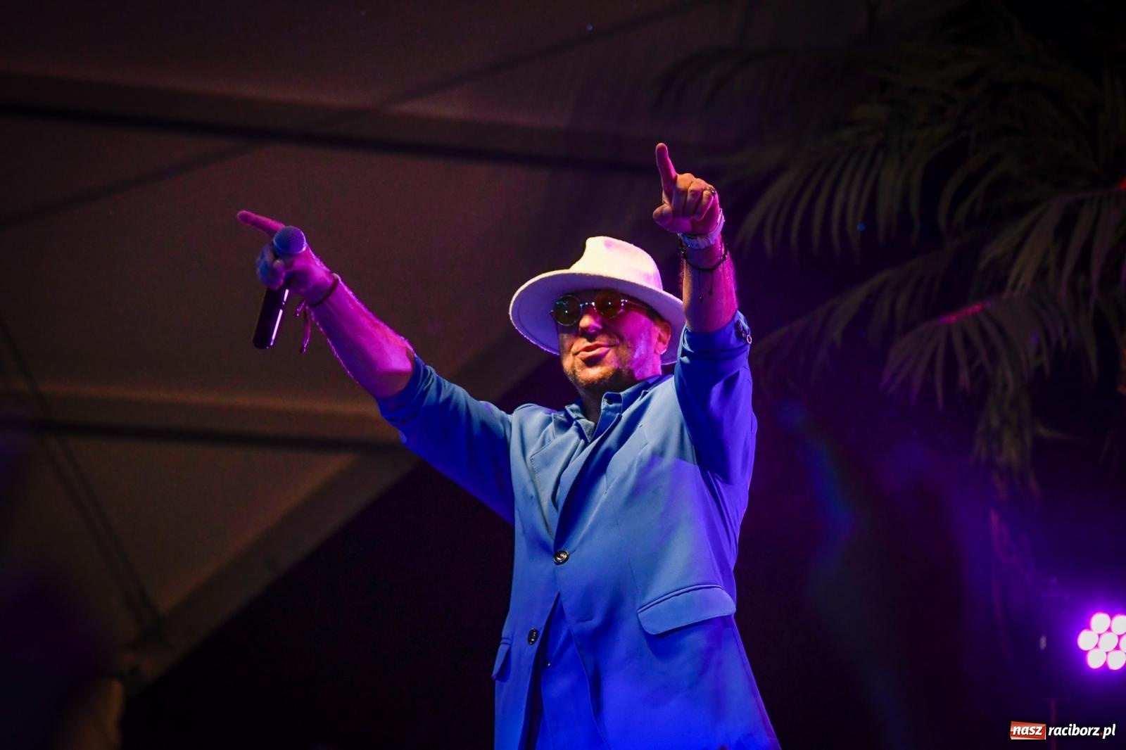 Zdjęcie w galerii na portalu naszraciborz.pl: Boys na półmetek wakacji w Szymocicach wiadomości z regionu