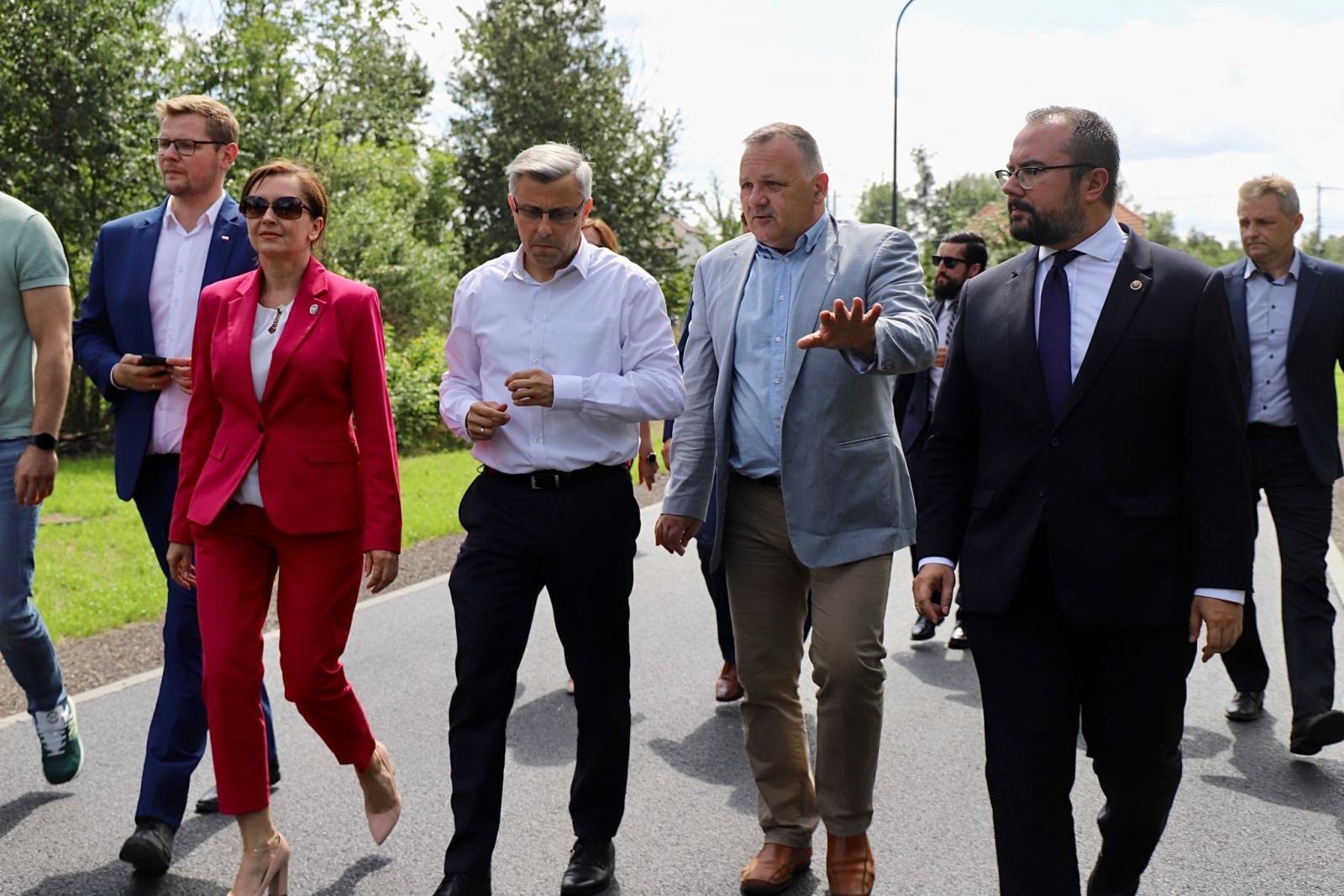 Zdjęcie w galerii na portalu naszraciborz.pl: Kuźnia Raciborska nadrabia braki cywilizacyjne. Chwali się inwestorami i rusza z budową mieszkań wiadomości z regionu