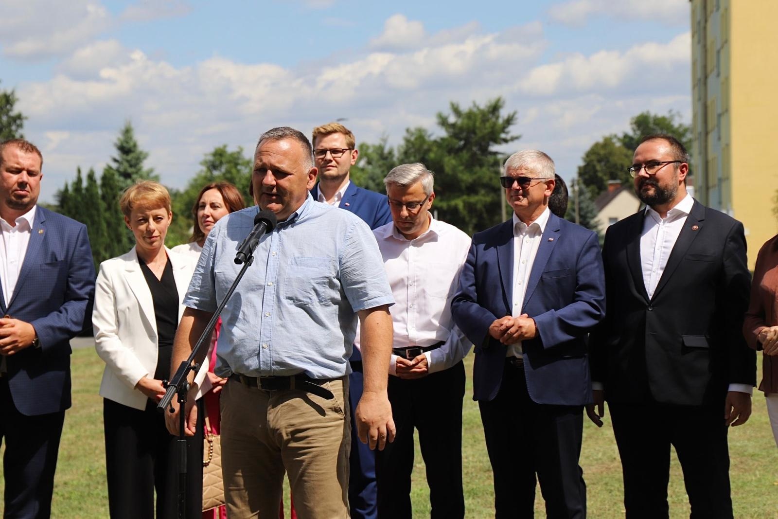 Zdjęcie w galerii na portalu naszraciborz.pl: Kuźnia Raciborska nadrabia braki cywilizacyjne. Chwali się inwestorami i rusza z budową mieszkań wiadomości z regionu