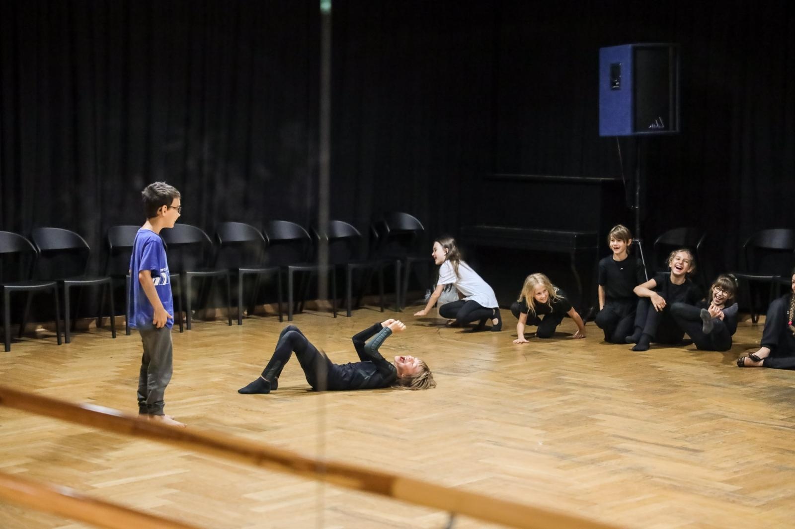 Zdjęcie w galerii na portalu naszraciborz.pl: Bajka dla rodziców na finał warsztatów teatralnych w RCK wiadomości z regionu