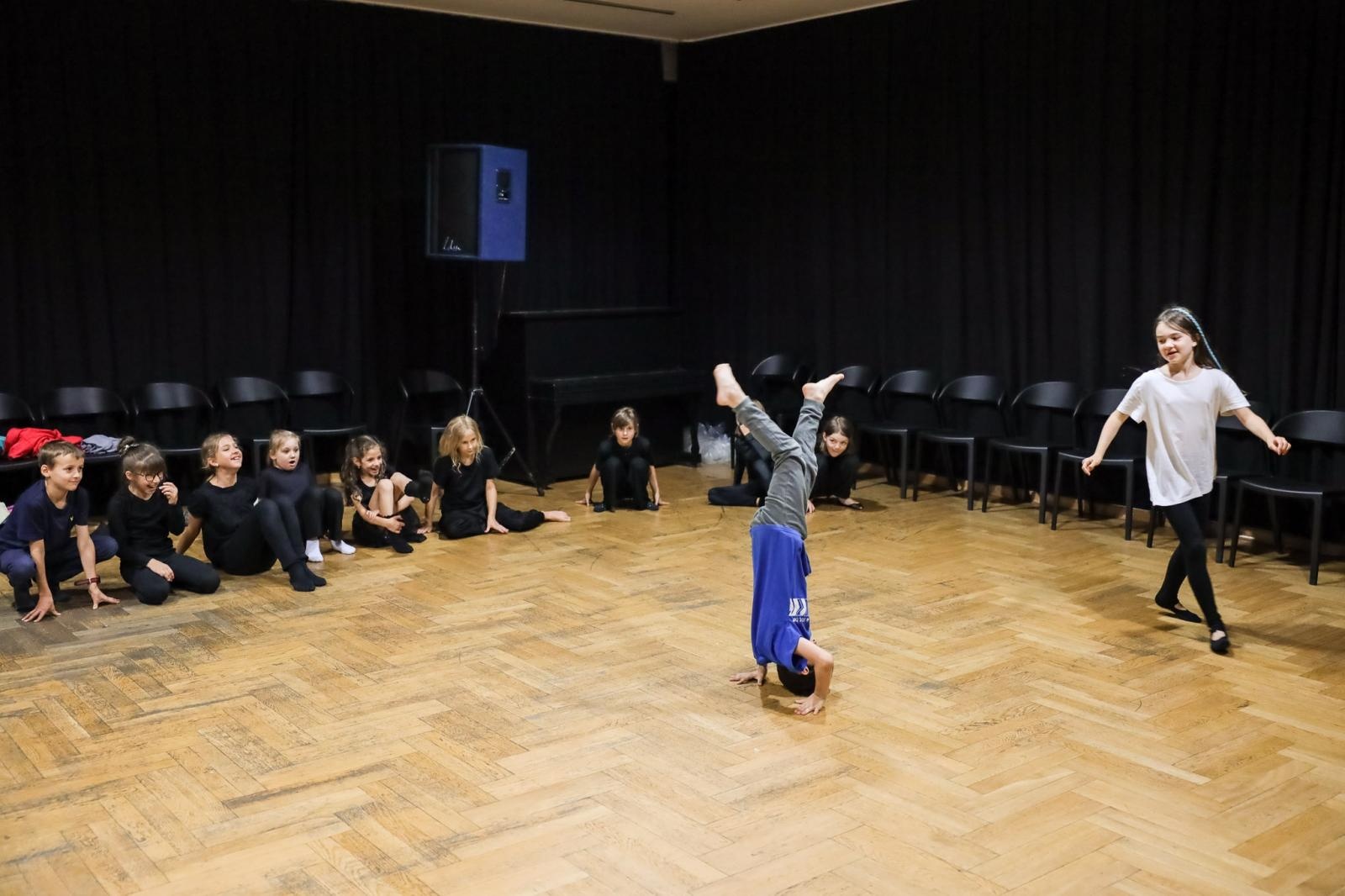 Zdjęcie w galerii na portalu naszraciborz.pl: Bajka dla rodziców na finał warsztatów teatralnych w RCK wiadomości z regionu