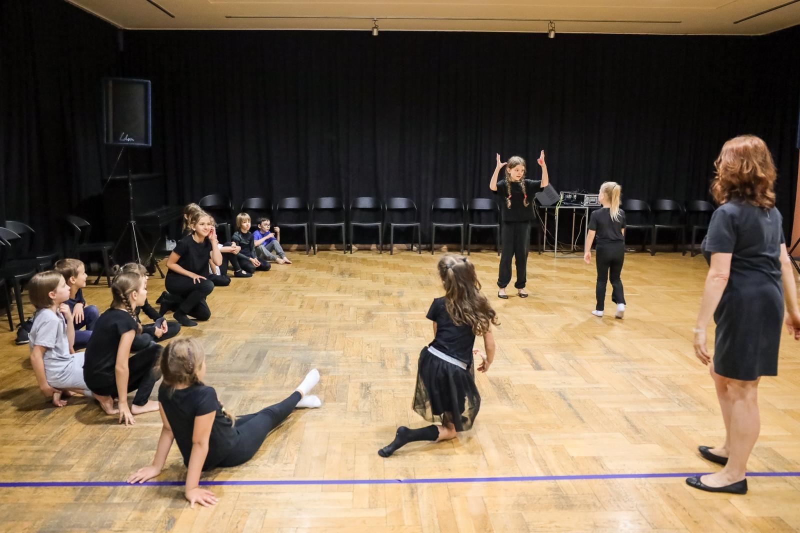 Zdjęcie w galerii na portalu naszraciborz.pl: Bajka dla rodziców na finał warsztatów teatralnych w RCK wiadomości z regionu