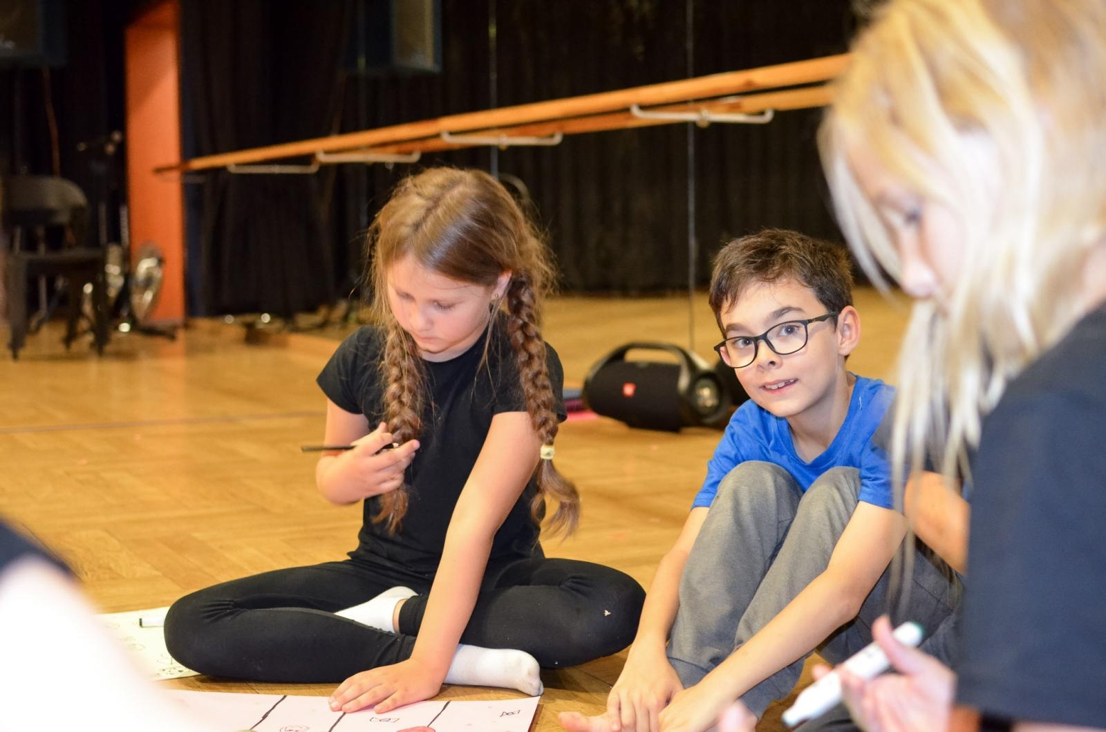 Zdjęcie w galerii na portalu naszraciborz.pl: Bajka dla rodziców na finał warsztatów teatralnych w RCK wiadomości z regionu