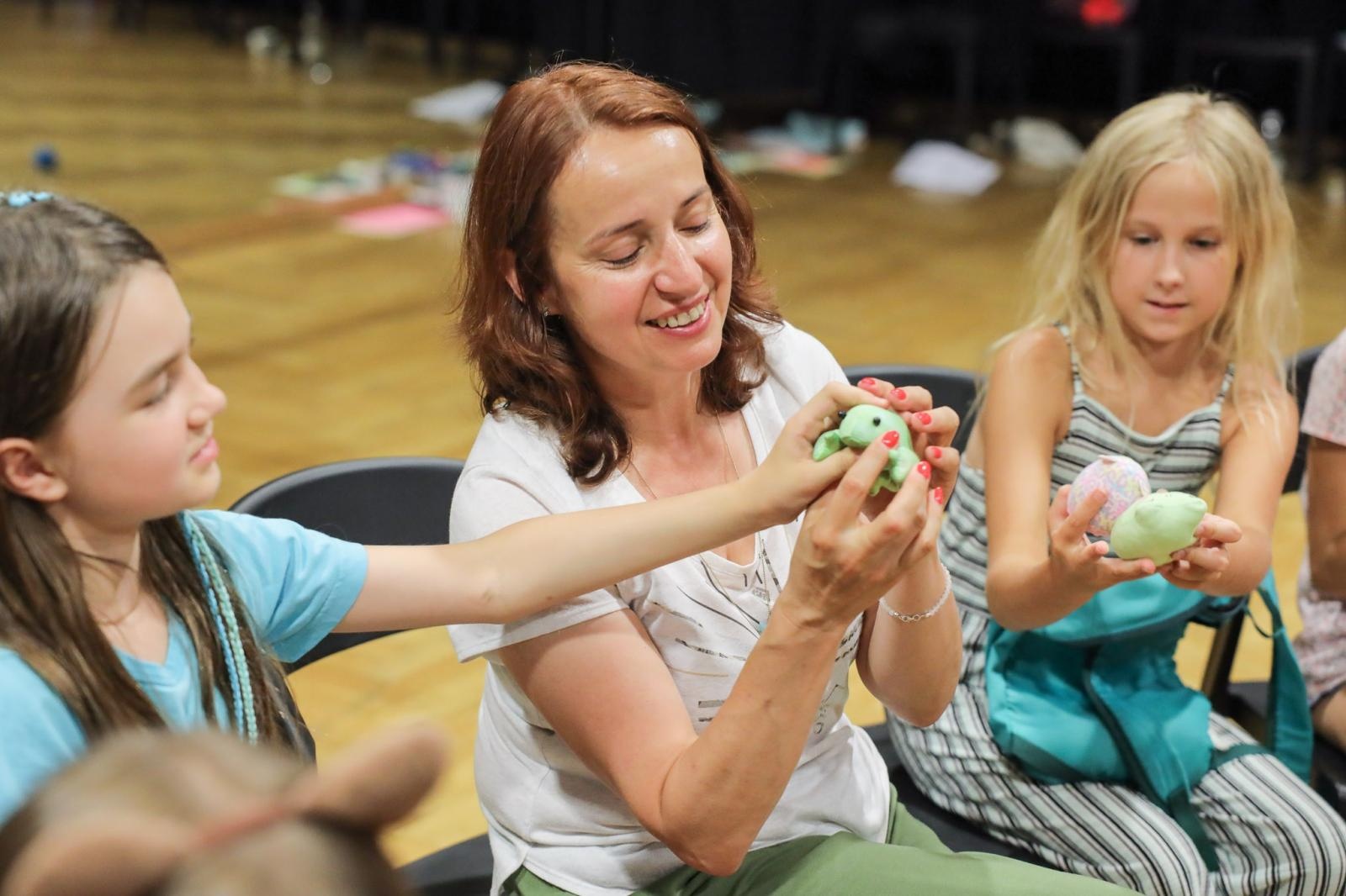 Zdjęcie w galerii na portalu naszraciborz.pl: Bajka dla rodziców na finał warsztatów teatralnych w RCK wiadomości z regionu