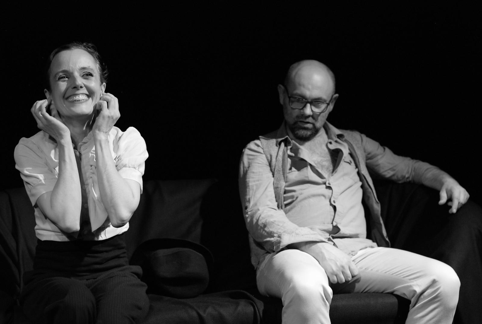 Zdjęcie w galerii na portalu naszraciborz.pl: Piknik teatralny w ogrodzie Strzechy wiadomości z regionu