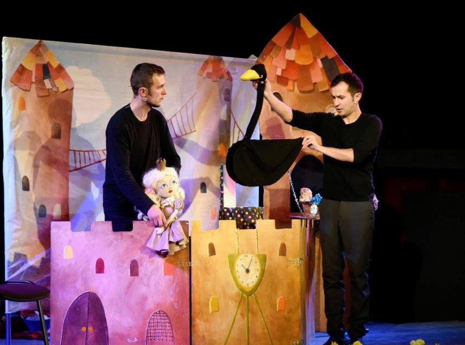 Zdjęcie w galerii na portalu naszraciborz.pl: Piknik teatralny w ogrodzie Strzechy wiadomości z regionu