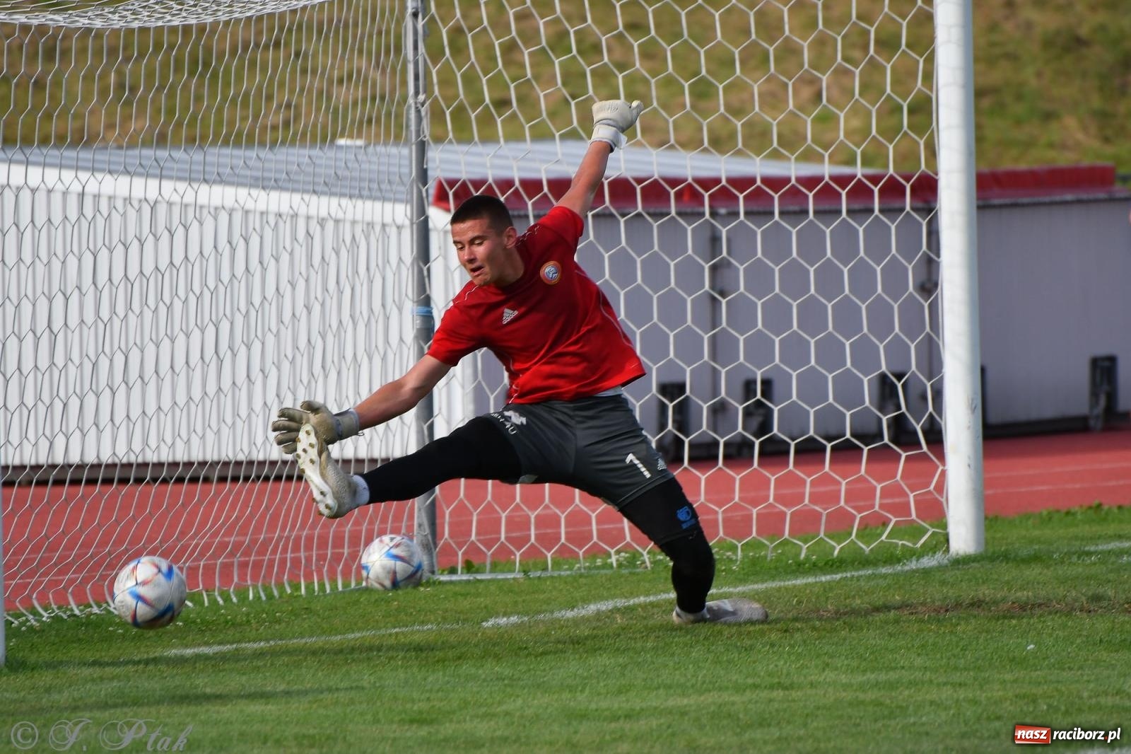Zdjęcie w galerii na portalu naszraciborz.pl: Piłkarze FC Wrocław Academy napsuli krwi Unitom [FOTO] wiadomości z regionu
