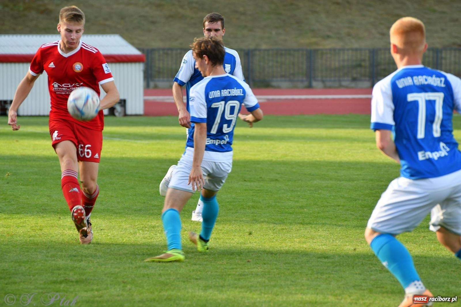 Zdjęcie w galerii na portalu naszraciborz.pl: Piłkarze FC Wrocław Academy napsuli krwi Unitom [FOTO] wiadomości z regionu