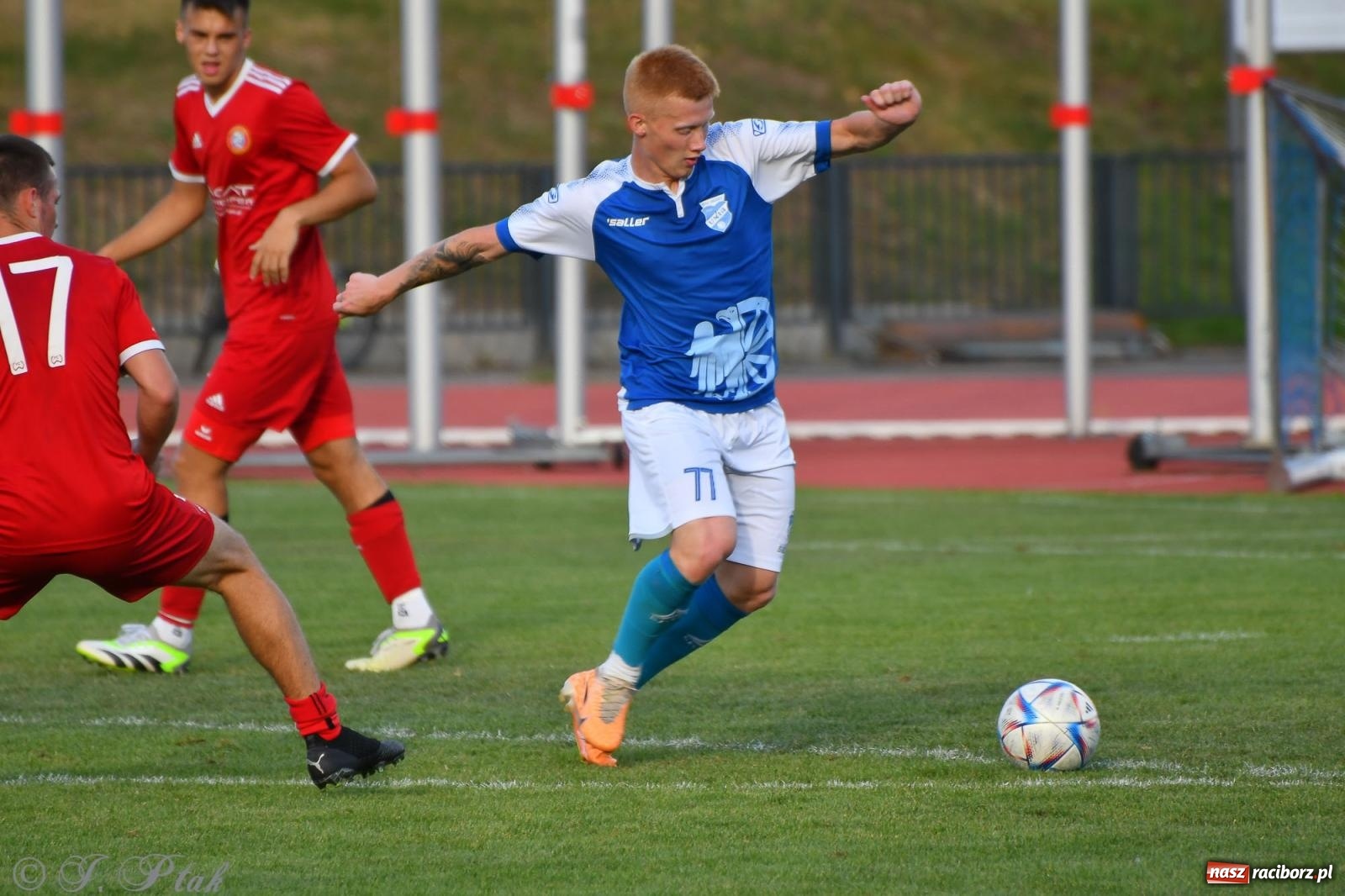 Zdjęcie w galerii na portalu naszraciborz.pl: Piłkarze FC Wrocław Academy napsuli krwi Unitom [FOTO] wiadomości z regionu