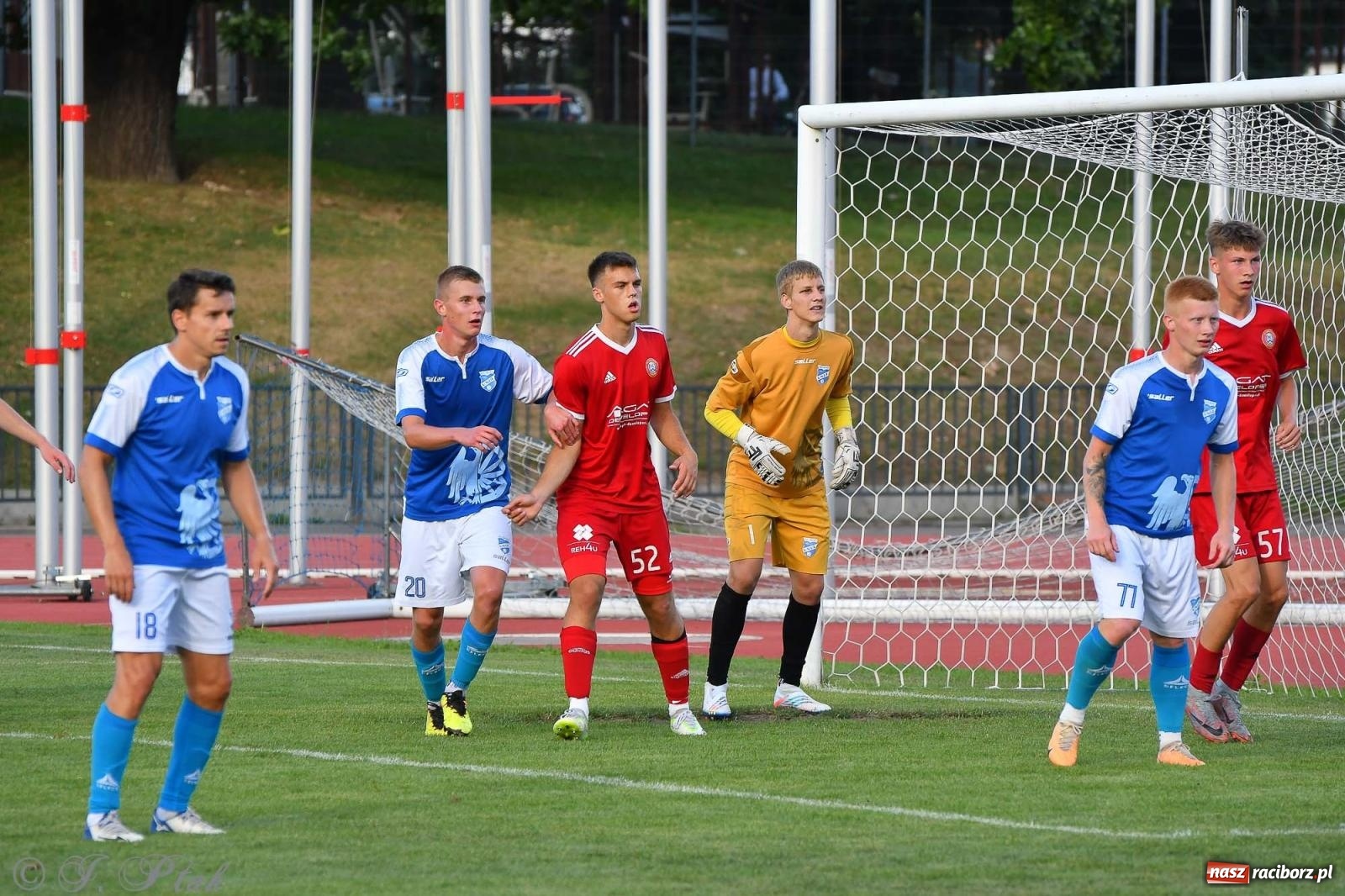 Zdjęcie w galerii na portalu naszraciborz.pl: Piłkarze FC Wrocław Academy napsuli krwi Unitom [FOTO] wiadomości z regionu