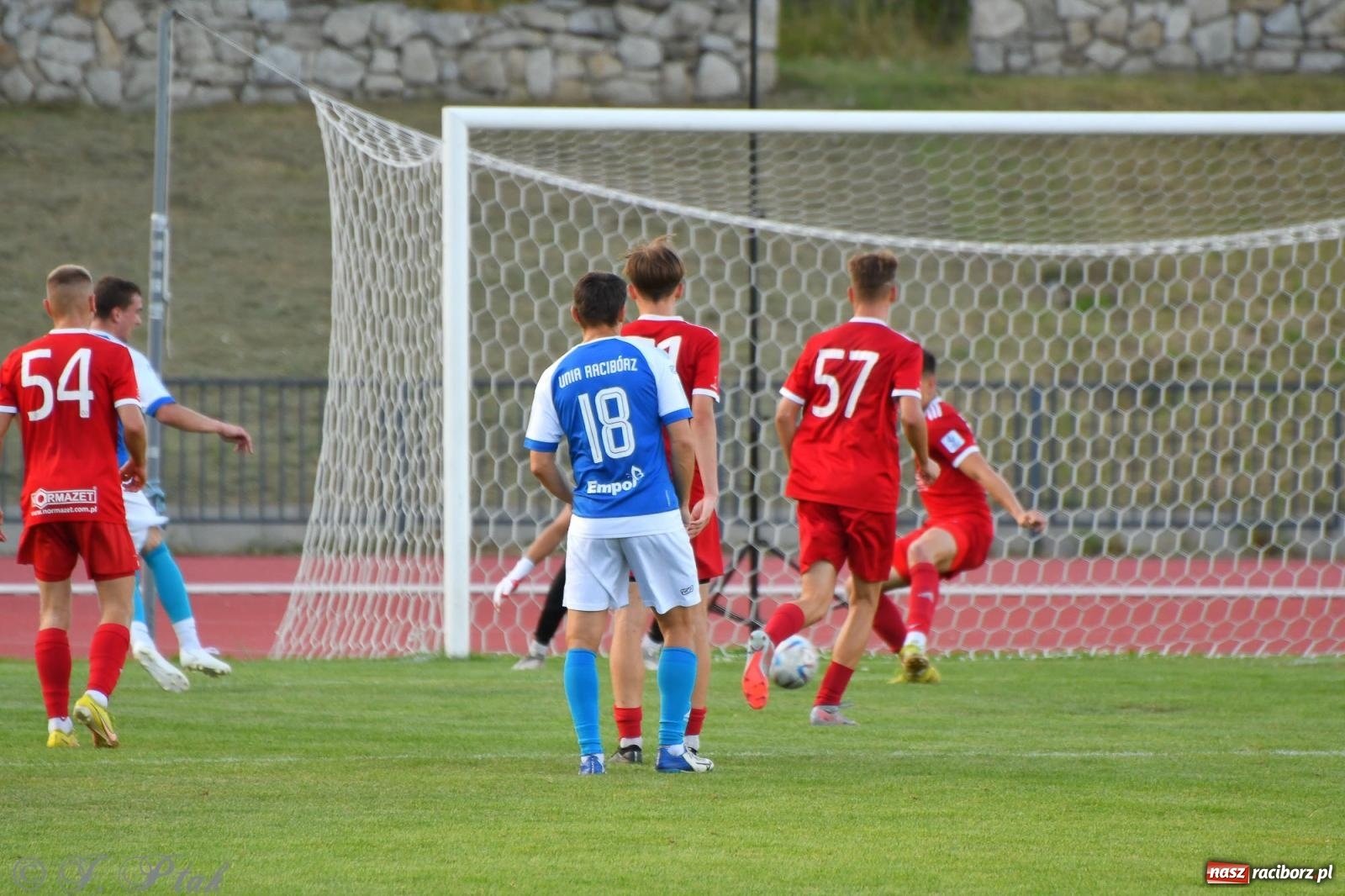 Zdjęcie w galerii na portalu naszraciborz.pl: Piłkarze FC Wrocław Academy napsuli krwi Unitom [FOTO] wiadomości z regionu