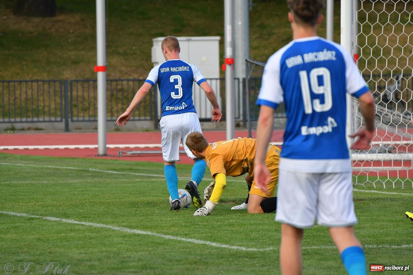 Zdjęcie w galerii na portalu naszraciborz.pl: Piłkarze FC Wrocław Academy napsuli krwi Unitom [FOTO] wiadomości z regionu