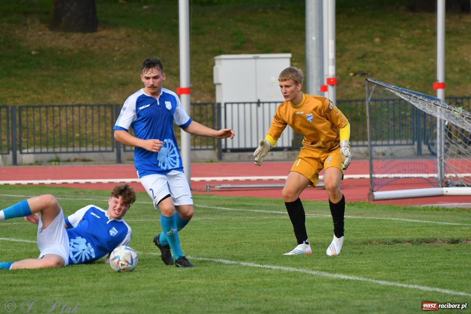 Zdjęcie w galerii na portalu naszraciborz.pl: Piłkarze FC Wrocław Academy napsuli krwi Unitom [FOTO] wiadomości z regionu