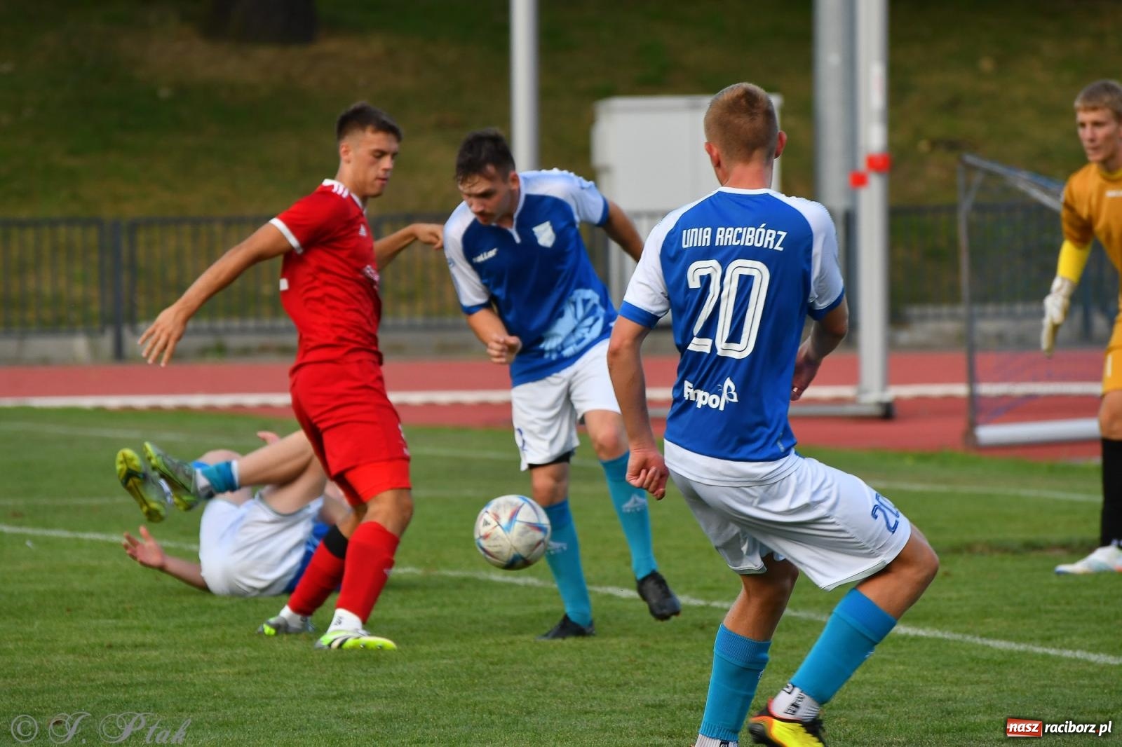 Zdjęcie w galerii na portalu naszraciborz.pl: Piłkarze FC Wrocław Academy napsuli krwi Unitom [FOTO] wiadomości z regionu