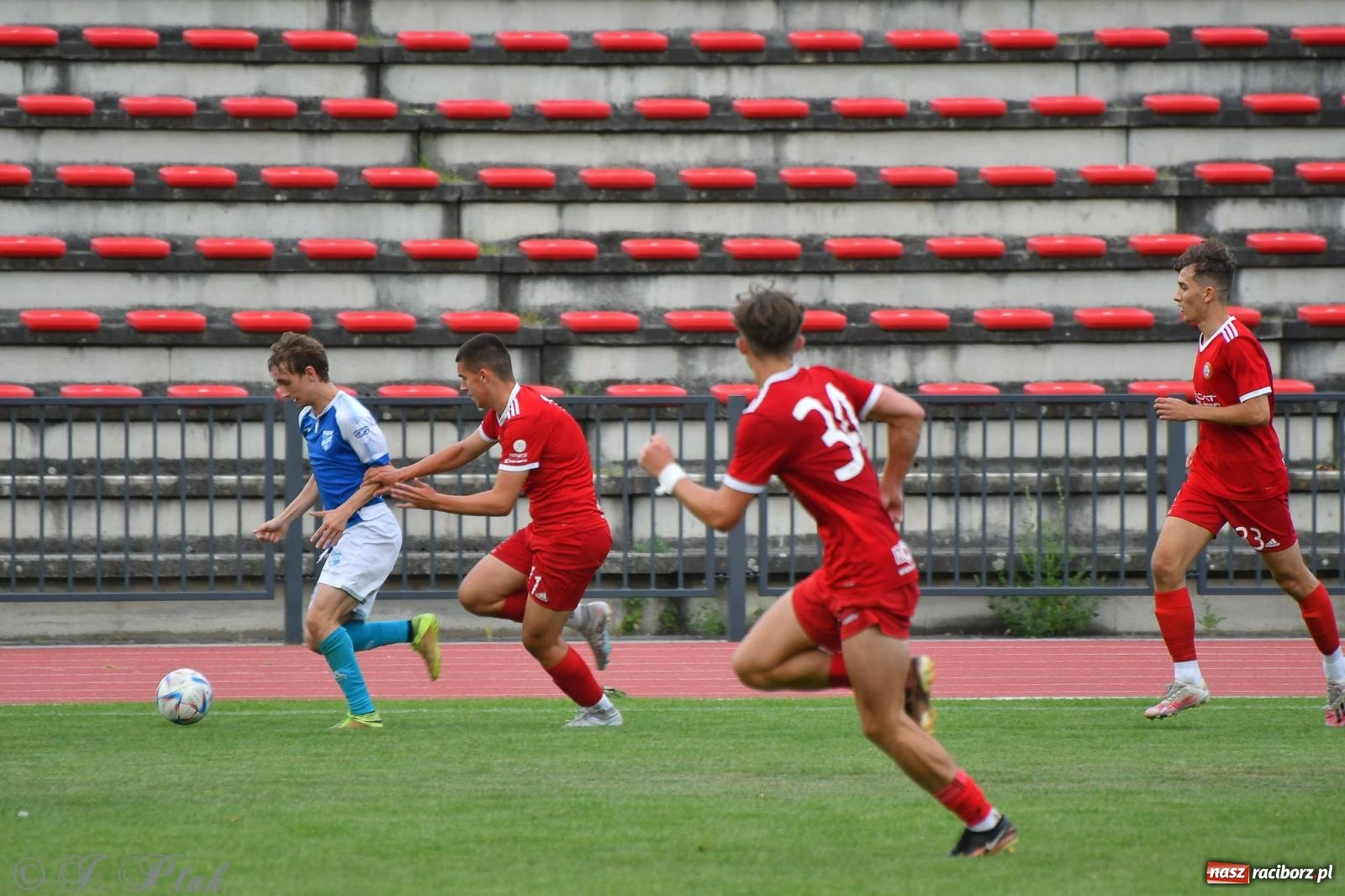 Zdjęcie w galerii na portalu naszraciborz.pl: Piłkarze FC Wrocław Academy napsuli krwi Unitom [FOTO] wiadomości z regionu