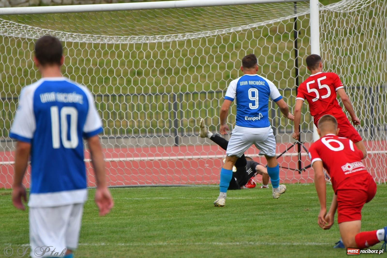 Zdjęcie w galerii na portalu naszraciborz.pl: Piłkarze FC Wrocław Academy napsuli krwi Unitom [FOTO] wiadomości z regionu