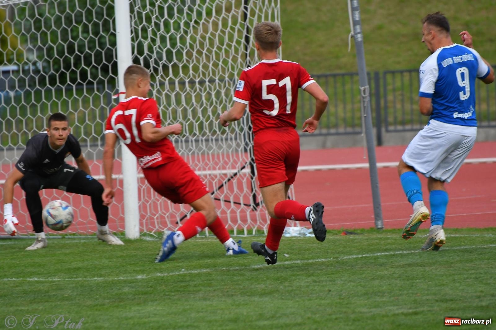 Zdjęcie w galerii na portalu naszraciborz.pl: Piłkarze FC Wrocław Academy napsuli krwi Unitom [FOTO] wiadomości z regionu