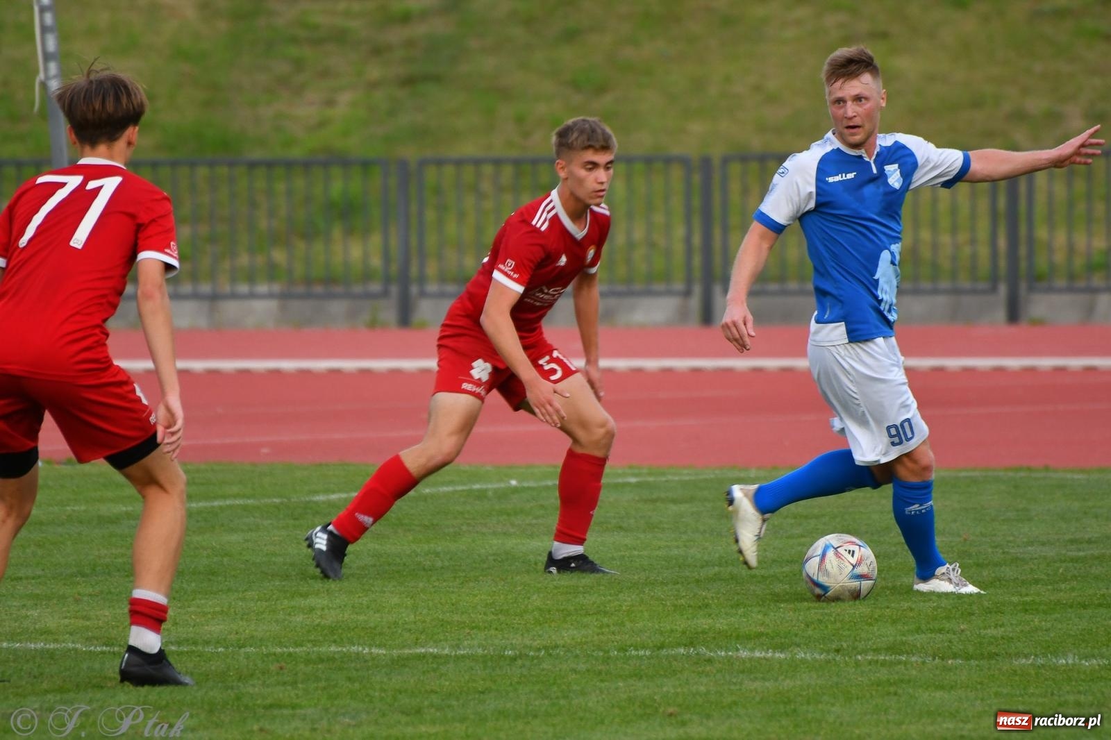 Zdjęcie w galerii na portalu naszraciborz.pl: Piłkarze FC Wrocław Academy napsuli krwi Unitom [FOTO] wiadomości z regionu