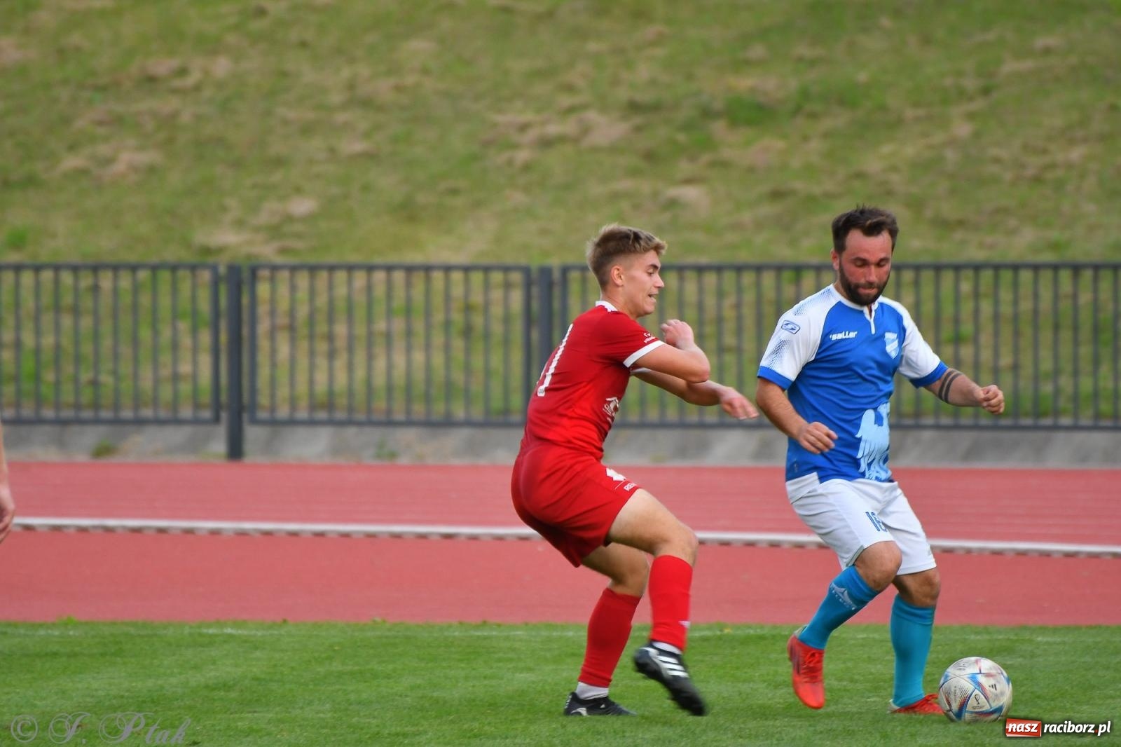 Zdjęcie w galerii na portalu naszraciborz.pl: Piłkarze FC Wrocław Academy napsuli krwi Unitom [FOTO] wiadomości z regionu