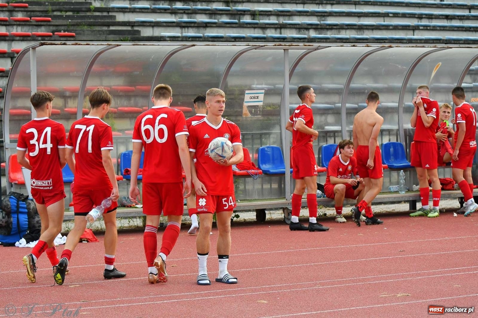 Zdjęcie w galerii na portalu naszraciborz.pl: Piłkarze FC Wrocław Academy napsuli krwi Unitom [FOTO] wiadomości z regionu