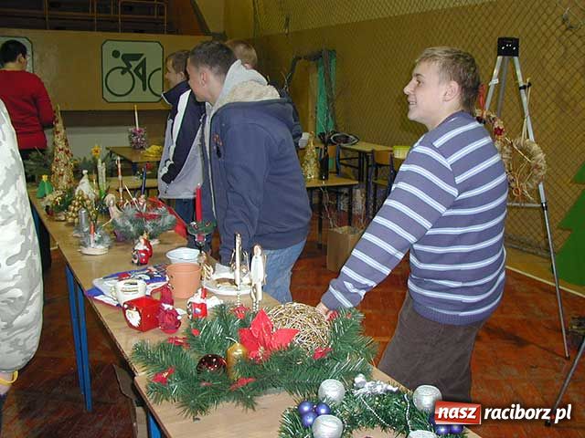 Zdjęcie w galerii na portalu naszraciborz.pl: Rodzinny festyn mikołajkowy w Kuźni wiadomości z regionu