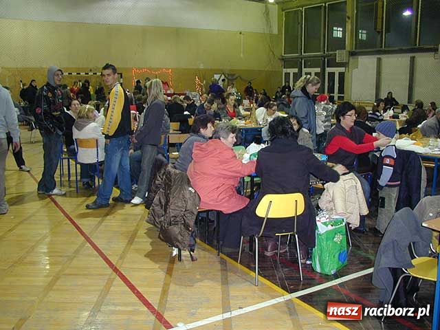 Zdjęcie w galerii na portalu naszraciborz.pl: Rodzinny festyn mikołajkowy w Kuźni wiadomości z regionu