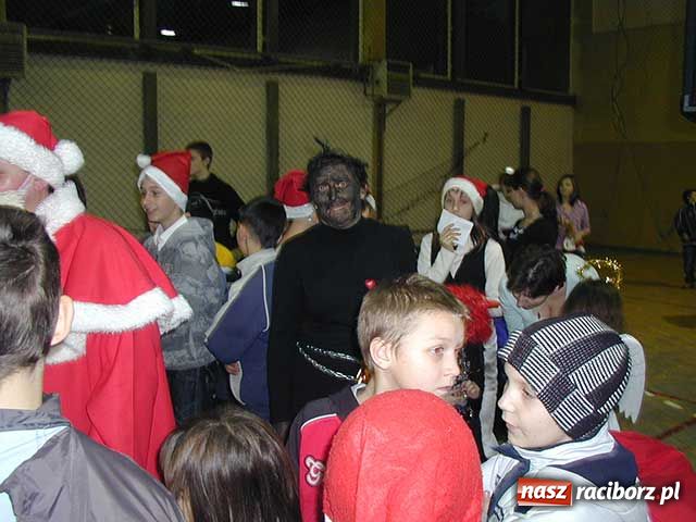 Zdjęcie w galerii na portalu naszraciborz.pl: Rodzinny festyn mikołajkowy w Kuźni wiadomości z regionu