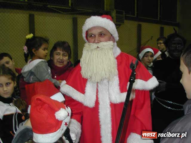Zdjęcie w galerii na portalu naszraciborz.pl: Rodzinny festyn mikołajkowy w Kuźni wiadomości z regionu