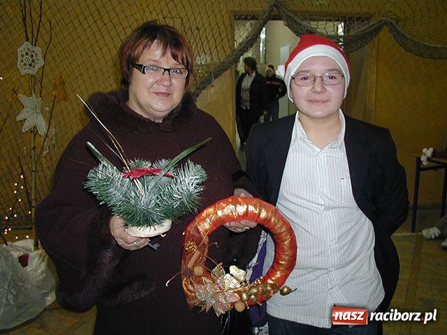 Zdjęcie w galerii na portalu naszraciborz.pl: Rodzinny festyn mikołajkowy w Kuźni wiadomości z regionu