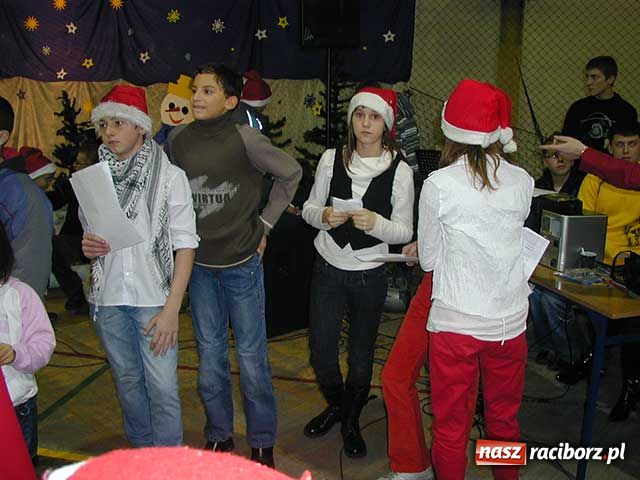 Zdjęcie w galerii na portalu naszraciborz.pl: Rodzinny festyn mikołajkowy w Kuźni wiadomości z regionu