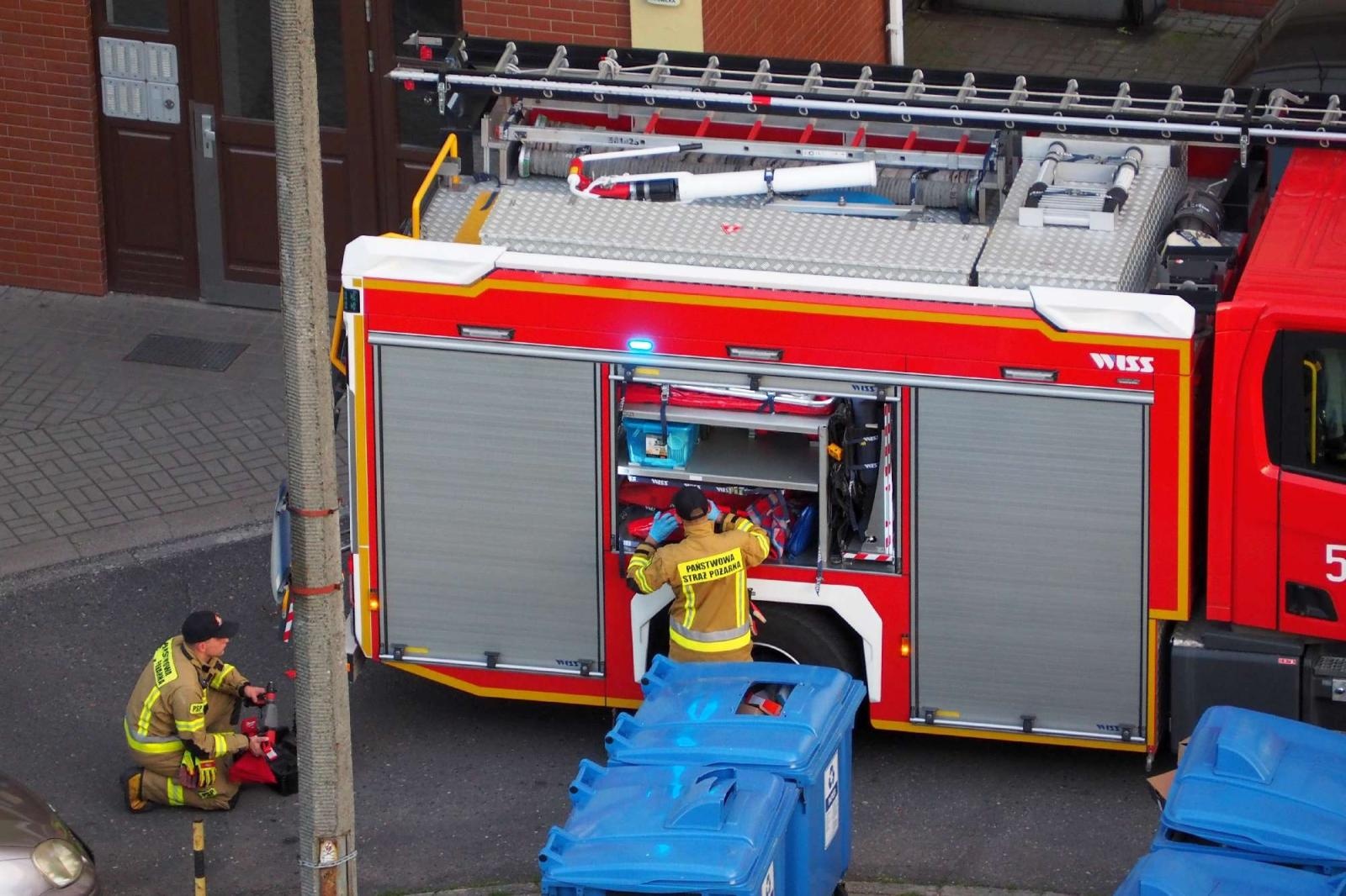 Zdjęcie w galerii na portalu naszraciborz.pl: Akcja policjantów i strażaków na Katowickiej wiadomości z regionu