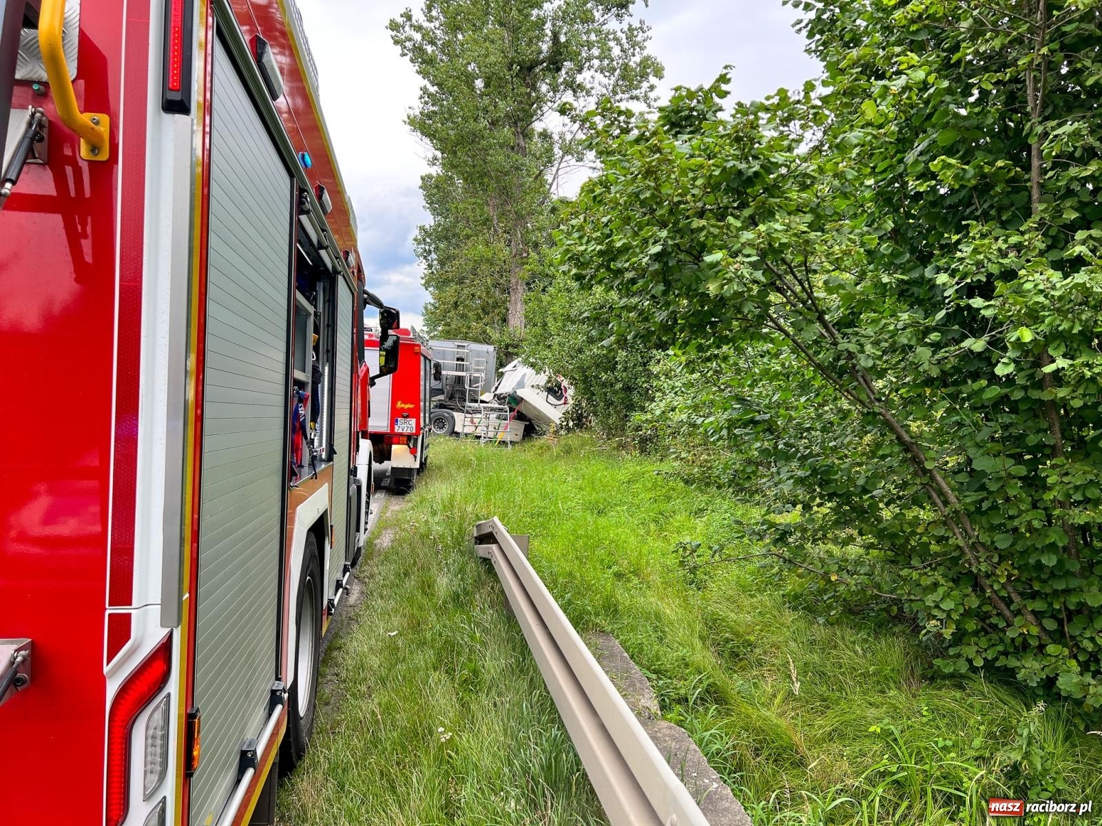 Zdjęcie w galerii na portalu naszraciborz.pl: Wypadek na DW 919 odcinek Racibórz-Babice [FOTO] wiadomości z regionu