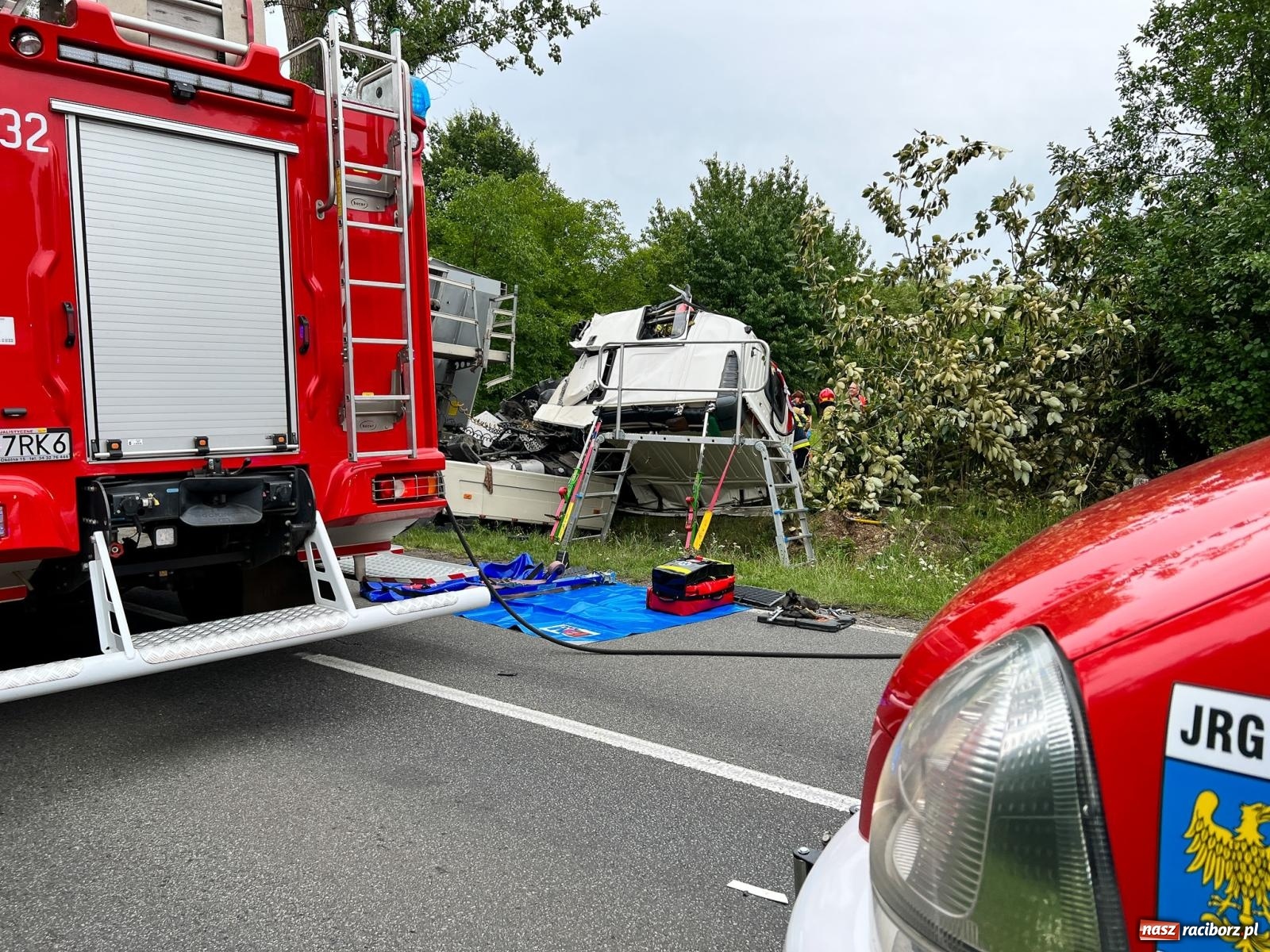 Zdjęcie w galerii na portalu naszraciborz.pl: Wypadek na DW 919 odcinek Racibórz-Babice [FOTO] wiadomości z regionu
