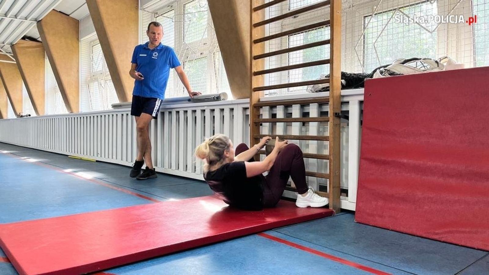Zdjęcie w galerii na portalu naszraciborz.pl: Jak wygląda policyjny test sprawnościowy. Można to sprawdzić wiadomości z regionu