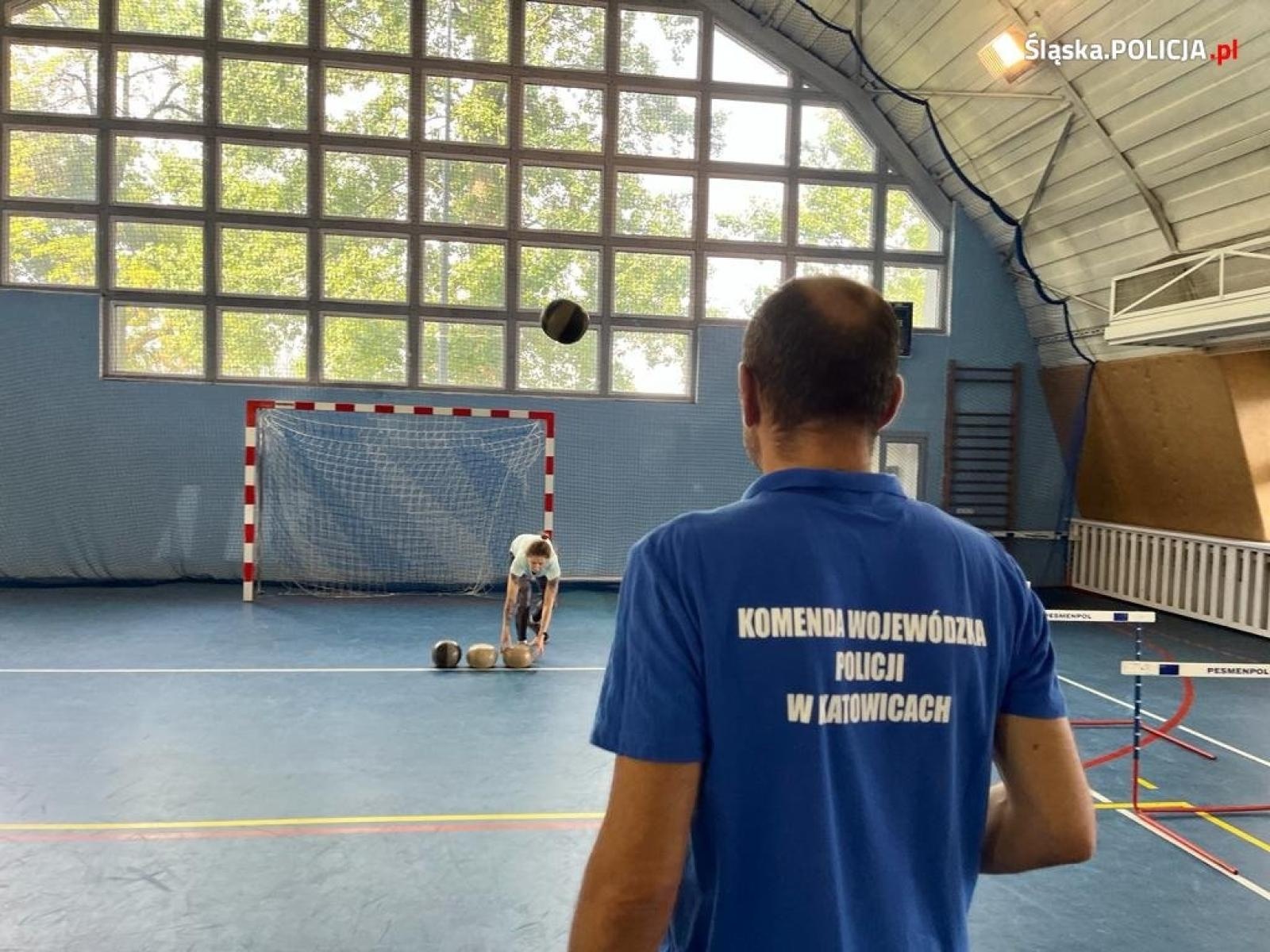 Zdjęcie w galerii na portalu naszraciborz.pl: Jak wygląda policyjny test sprawnościowy. Można to sprawdzić wiadomości z regionu