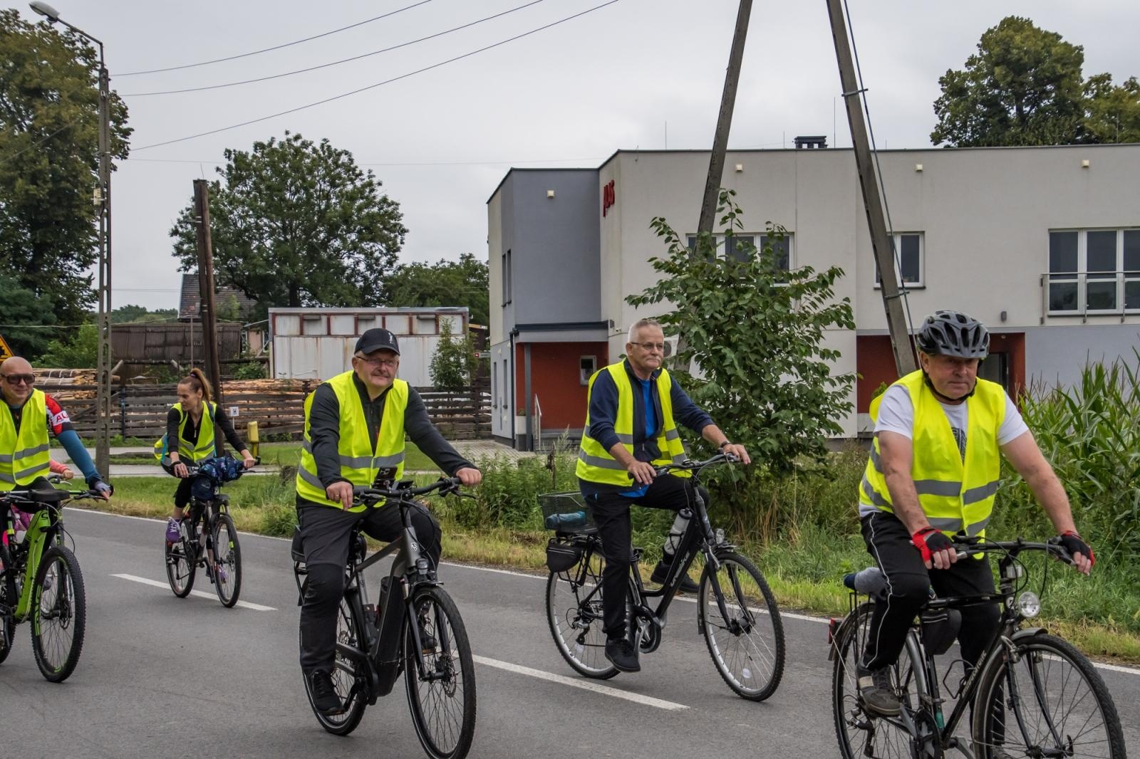 Zdjęcie w galerii na portalu naszraciborz.pl: XII Rodzinny Rajd Rowerowy firmy ALAS Utex i Gminy Krzyżanowice [FOTO i WIDEO] wiadomości z regionu