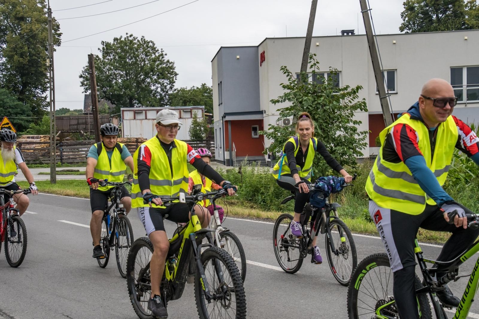 Zdjęcie w galerii na portalu naszraciborz.pl: XII Rodzinny Rajd Rowerowy firmy ALAS Utex i Gminy Krzyżanowice [FOTO i WIDEO] wiadomości z regionu