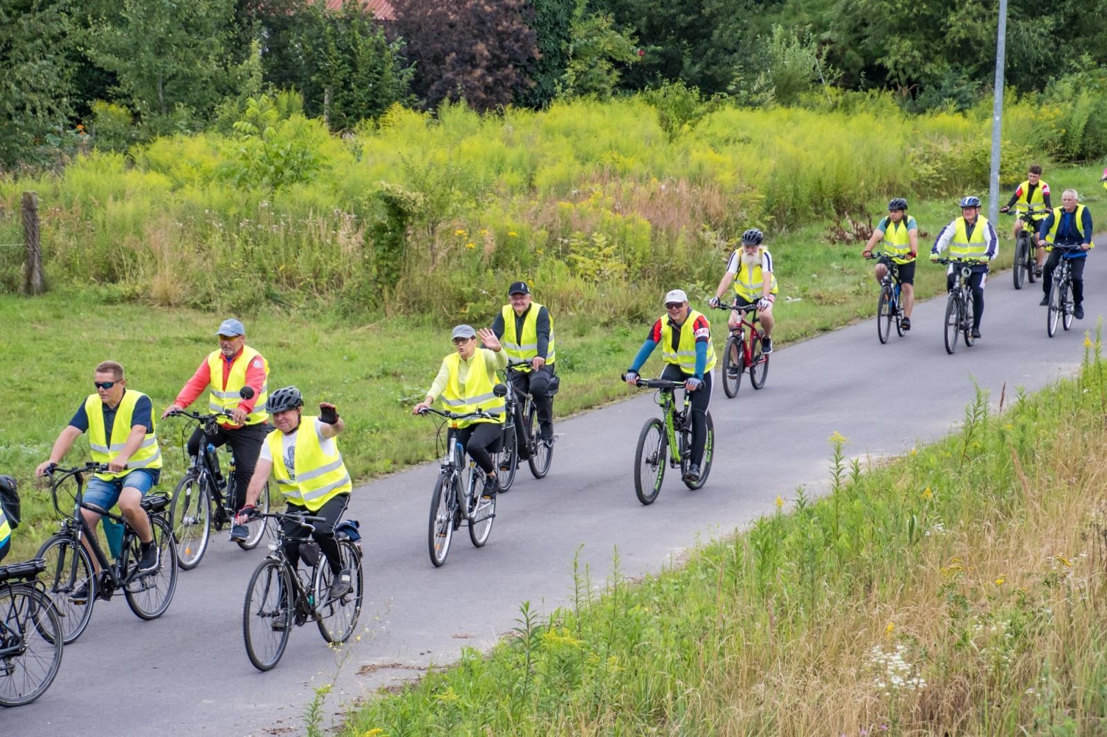 Zdjęcie w galerii na portalu naszraciborz.pl: XII Rodzinny Rajd Rowerowy firmy ALAS Utex i Gminy Krzyżanowice [FOTO i WIDEO] wiadomości z regionu