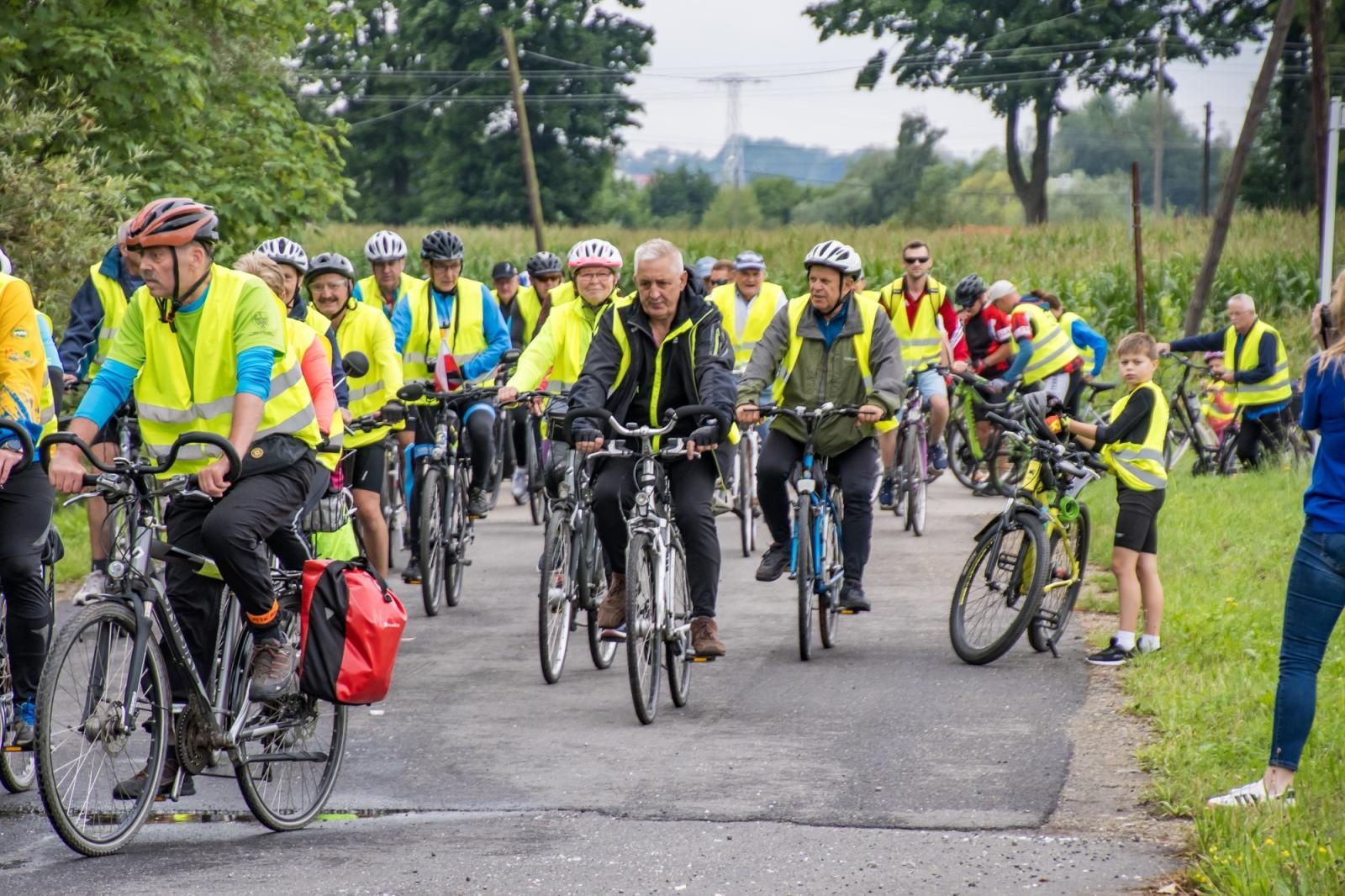Zdjęcie w galerii na portalu naszraciborz.pl: XII Rodzinny Rajd Rowerowy firmy ALAS Utex i Gminy Krzyżanowice [FOTO i WIDEO] wiadomości z regionu