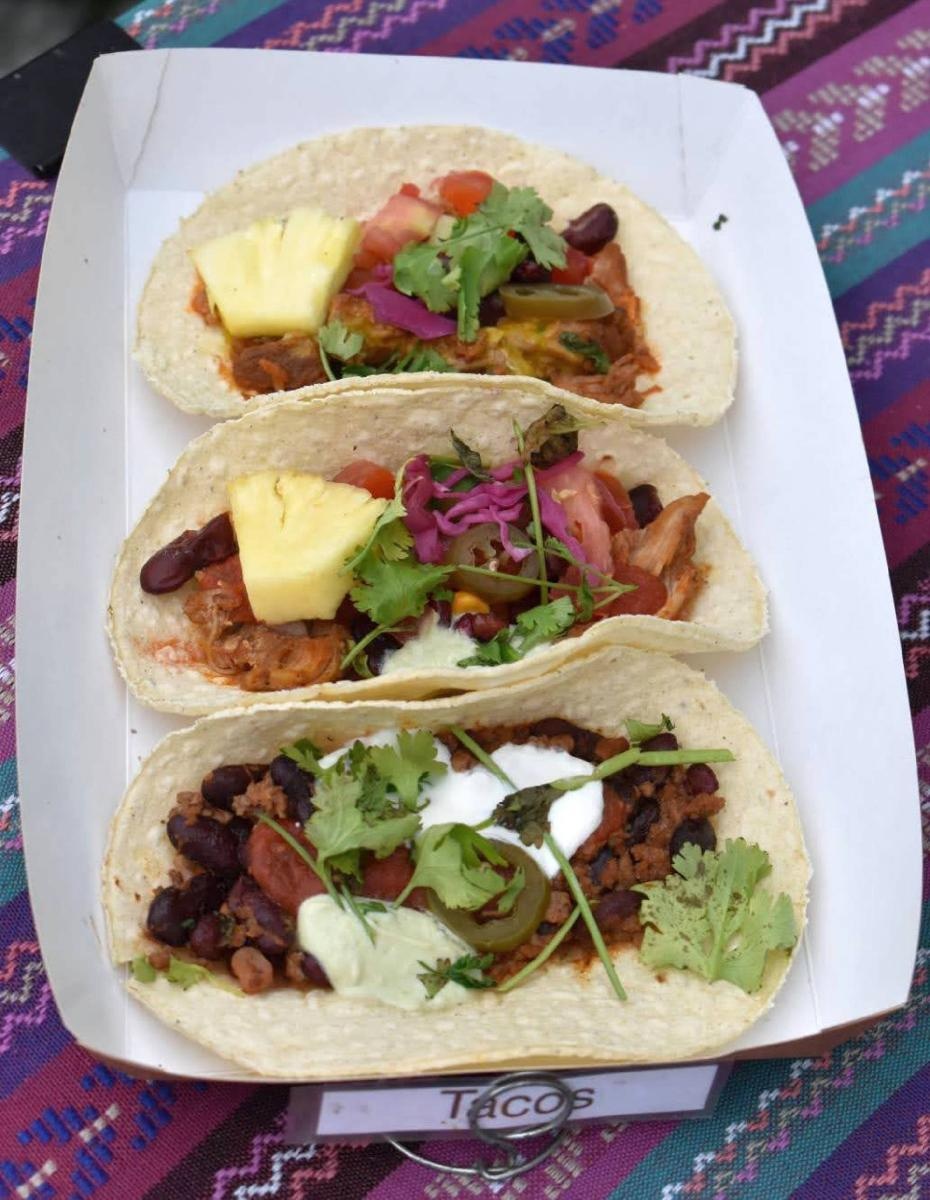 Zdjęcie w galerii na portalu naszraciborz.pl: Na Zamku Piastowskim trwa dwudniowy piknik kulinarny wiadomości z regionu