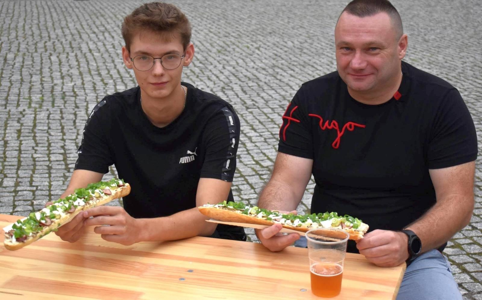 Zdjęcie w galerii na portalu naszraciborz.pl: Na Zamku Piastowskim trwa dwudniowy piknik kulinarny wiadomości z regionu