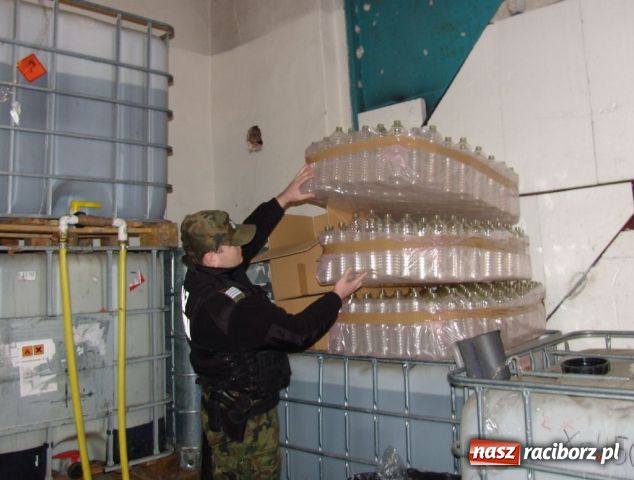 Zdjęcie w galerii na portalu naszraciborz.pl: Pogranicznicy z Raciborza rozbili szajkę wiadomości z regionu