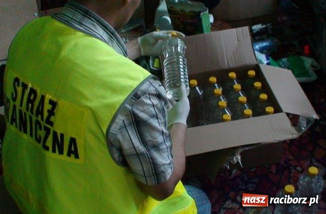 Zdjęcie w galerii na portalu naszraciborz.pl: Pogranicznicy z Raciborza rozbili szajkę wiadomości z regionu