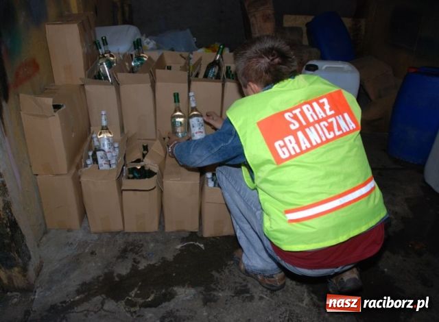 Zdjęcie w galerii na portalu naszraciborz.pl: Pogranicznicy z Raciborza rozbili szajkę wiadomości z regionu