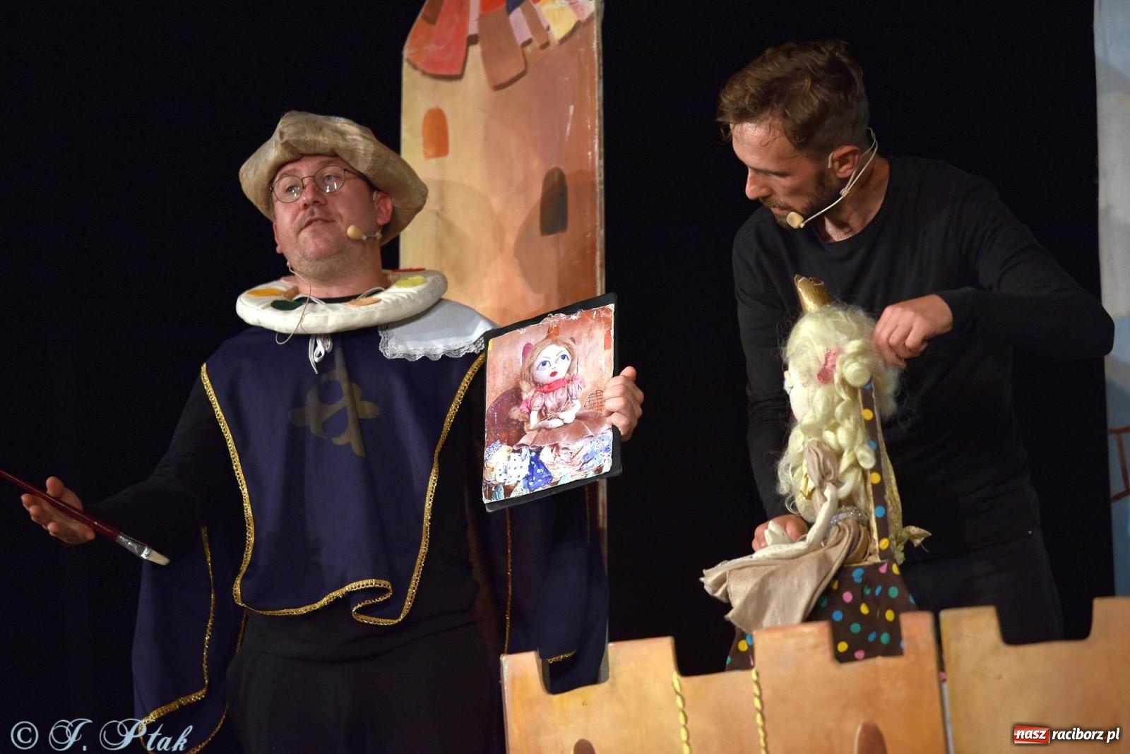 Zdjęcie w galerii na portalu naszraciborz.pl: Wakacyjny piknik teatralny w Strzesze - królewnie i lodowej górze wiadomości z regionu