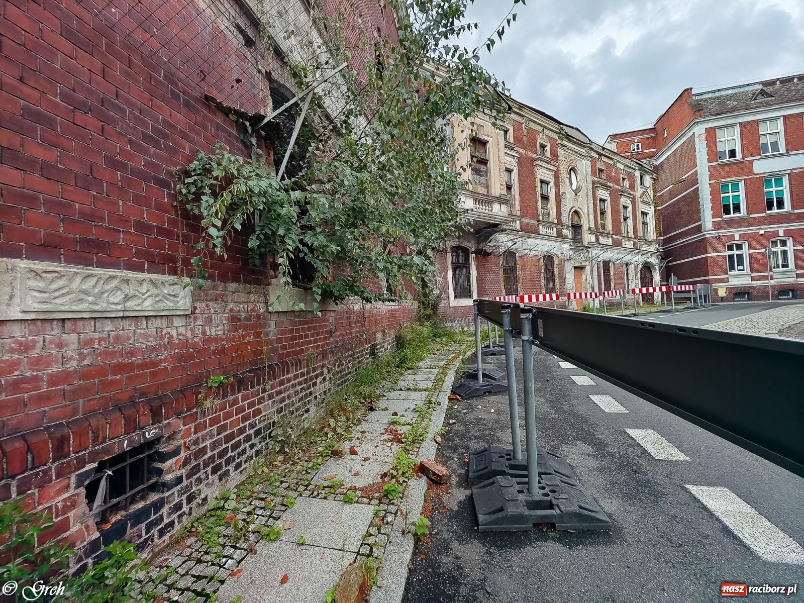 Zdjęcie w galerii na portalu naszraciborz.pl: Dobra i zła wiadomość. Miejska konserwator o odbudowie starej winiarni i szpitala wiadomości z regionu