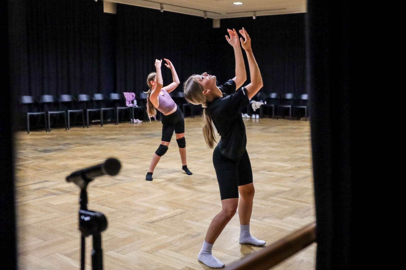 Zdjęcie w galerii na portalu naszraciborz.pl: Taniec współczesny na warsztacie w RCK wiadomości z regionu