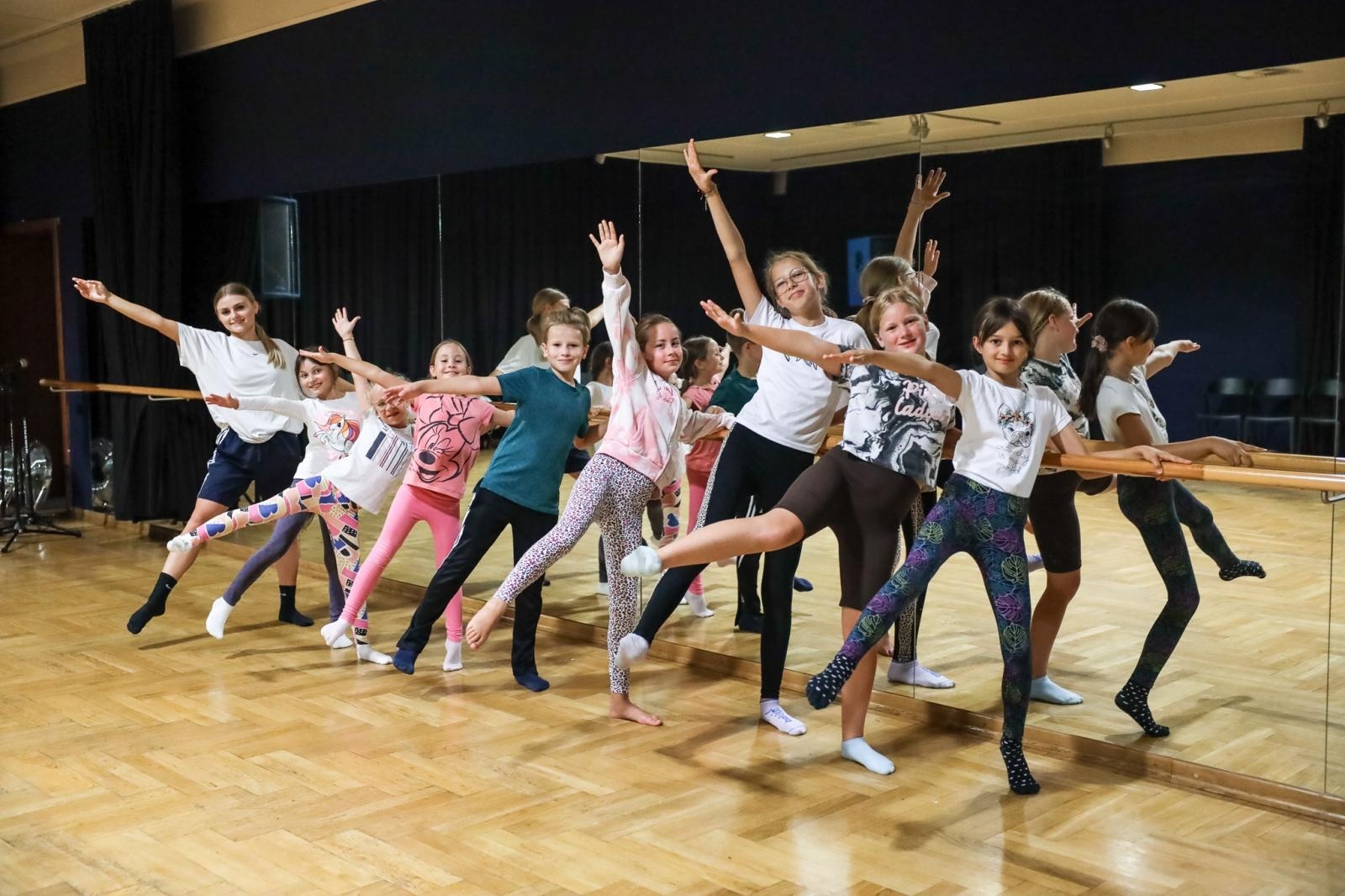 Zdjęcie w galerii na portalu naszraciborz.pl: Taniec współczesny na warsztacie w RCK wiadomości z regionu