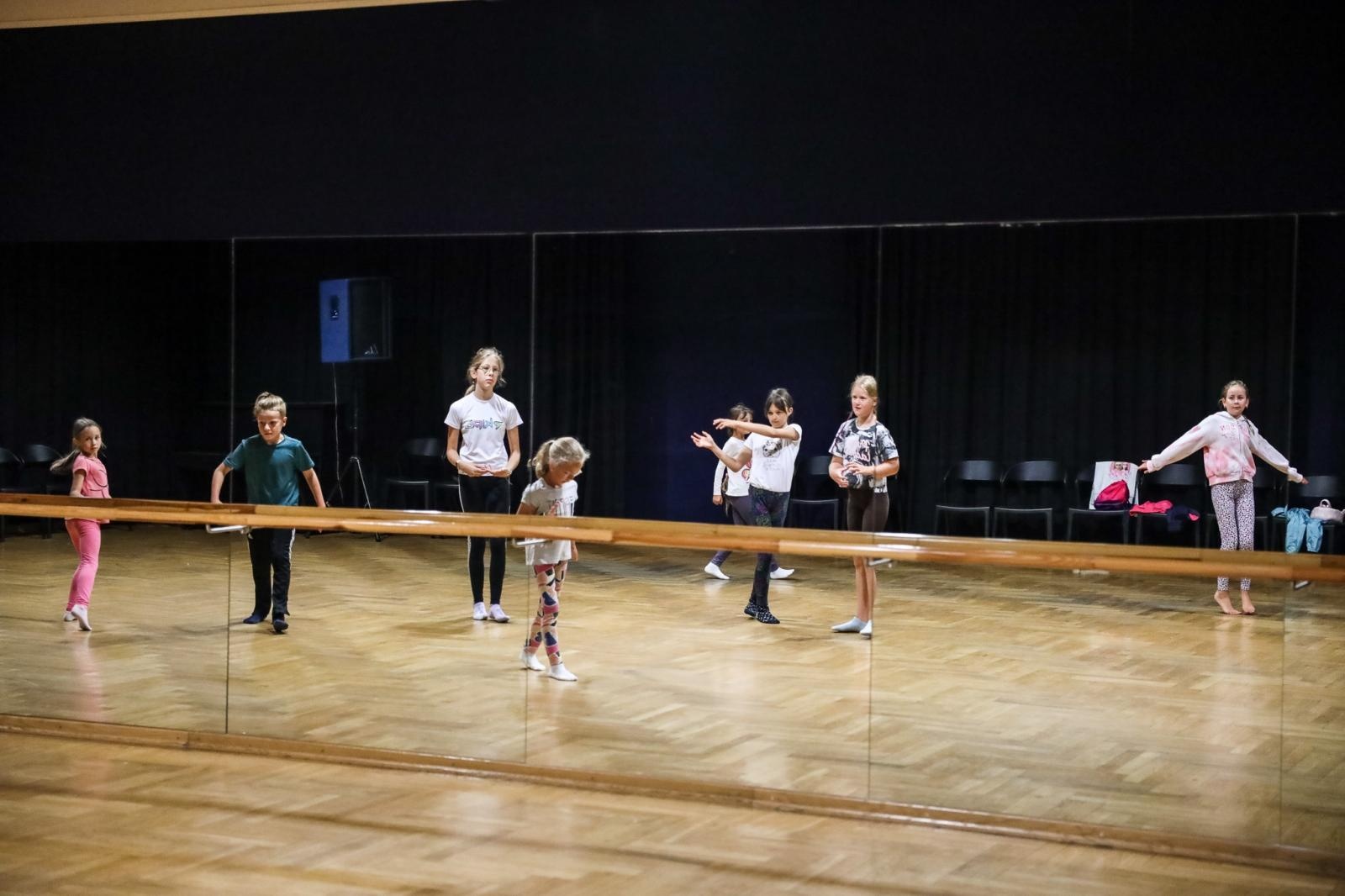 Zdjęcie w galerii na portalu naszraciborz.pl: Taniec współczesny na warsztacie w RCK wiadomości z regionu