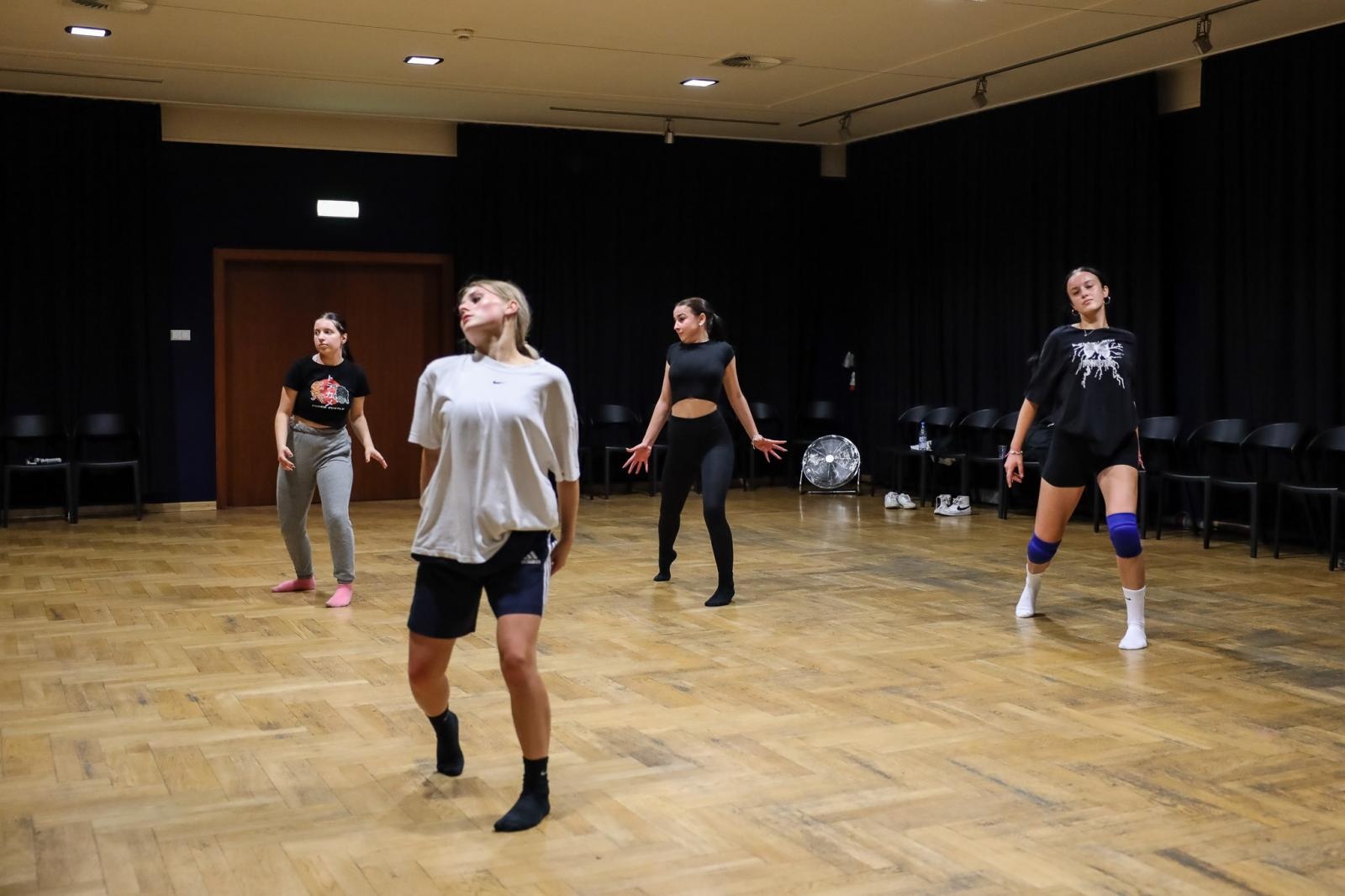 Zdjęcie w galerii na portalu naszraciborz.pl: Taniec współczesny na warsztacie w RCK wiadomości z regionu